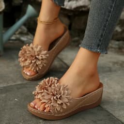 New Summer Women's Flower Decoration Wedge Sandals Open Toe Slip-On Comfortable Breathable Casual Outdoor Shoes Non-Slip Sole