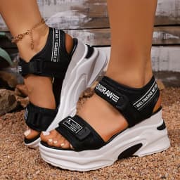 Summer 2026 Fashion Outdoor Sport Universal Thick Bottom Sandals for Women Stylish Versatile Comfortable Footwear