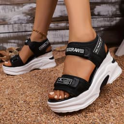 Summer 2026 Fashion Outdoor Sport Universal Thick Bottom Sandals for Women Stylish Versatile Comfortable Footwear