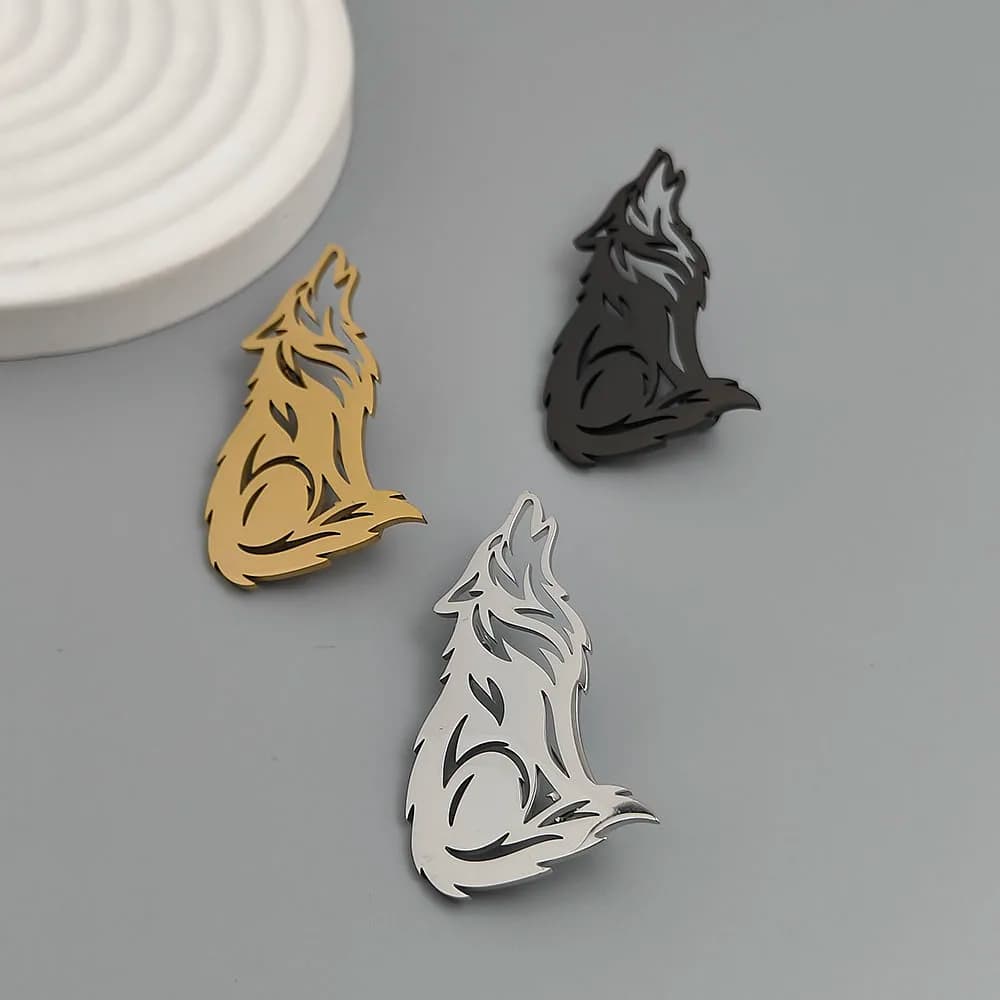 Original design Lone Wolf stainless steel gold-plated brooch, waterproof and non-fading lapel pin, men's suit accessories
