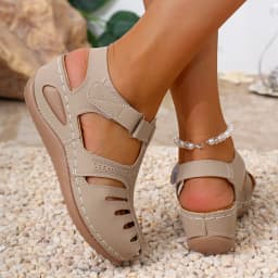 Plus-size hollow-out wedge sandals for women, round-toe, lightweight, thick-soled beach slippers