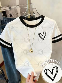 Women'S Y2k 2026 White Contrast Heart Print Vintage Short Sleeved Simple British Style Fashion Streetwear Summer Women'S T-Shirt
