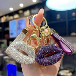 Exquisite Full Rhinestone Lip Keychain - High-End Car Key Ring & Fashion Bag Charm for Girls, Perfect Small Gift