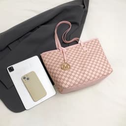 Fashion M Letter Print Tote Bag PU Letter Pendant Large Capacity Handbag Water Resistant Shoulder Bag for Commuting Shopping