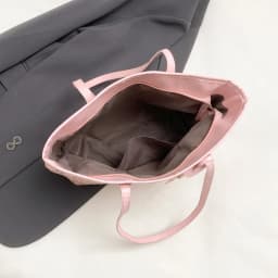 Fashion M Letter Print Tote Bag PU Letter Pendant Large Capacity Shoulder Bag Water Resistant handbag for Commuting shopping
