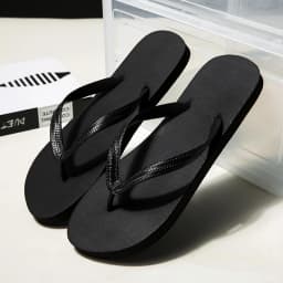 Trendy Black Flip Flops for Men in Summer Wear Simple Non-slip Soft Sole Clip Foot-slip Fashionable and Versatile Beach Sand