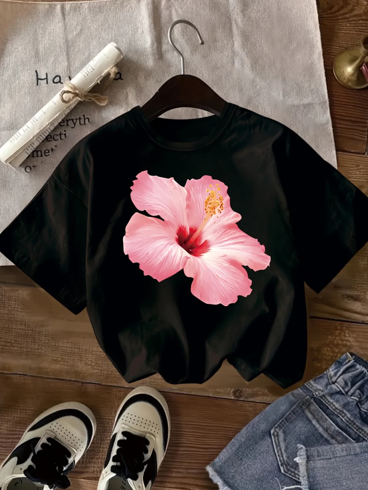 Vintage Pink Hibiscus Flower Graphic T Shirt Women Summer Tropical Floral Print Tee Harajuku Short Sleeve Casual Aesthetic Top
