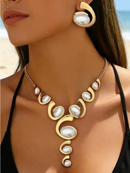 Luxury Pearl Necklace And Earring Set 2-Piece Set Exquisite Geometric Design Evening Party Accessory with Lightweight Metal Curv