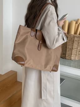 2026 New Women's Large Capacity Commuter Tote Bag Nylon Lightweight Casual Women's Bag Fashion Color-Blocking Versatile Shoulder