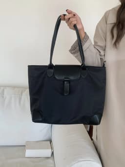 2026 New Women's Large Capacity Commuter Tote Bag Nylon Lightweight Casual Women's Bag Fashion Color-Blocking Versatile Shoulder