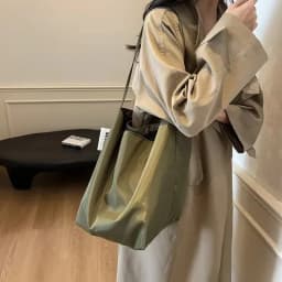Niche Fashion Simple Shoulder Bag Tote Bag for Women 2026 New Nylon Fabric Underarm Bucket Bag Red Una Bolsa De Hombro
