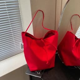 Niche Fashion Simple Shoulder Bag Tote Bag for Women 2026 New Nylon Fabric Underarm Bucket Bag Red Una Bolsa De Hombro