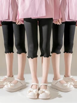 3-Pack of Children's Cropped Leggings, Modal Fabric with Ruffled Edges, Lightweight and Comfortable White Pants, Suitable for Girls' Daily Wear in Spring and Summer.