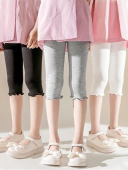 3-Pack of Children's Cropped Leggings, Modal Fabric with Ruffled Edges, Lightweight and Comfortable White Pants, Suitable for Girls' Daily Wear in Spring and Summer.