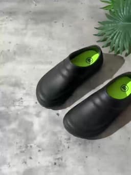 Men's New Vintage Style Casual Slip-On Shoes for Teenagers, Suitable for All Seasons, Waterproof Thick-Soled Eva One-Piece Flat Loafers, Splash-Proof Fishing Shoes