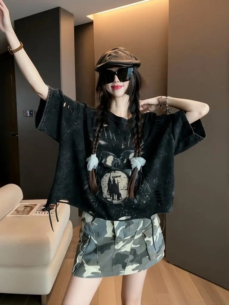 Vintage Ripped Short Sleeve T-shirts Women Casual Summer Graphic Tee Oversized T-shirt Streetwear Fashion Baggy Crop Top