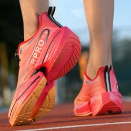 Performance Running Shoes Men Women Carbon Plate Lightweight Rubber Outsole Breathable Mesh Sneakers for Athletic Training