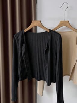 Women's plus size solid color long sleeved knitted cardigan, French daily casual style, suitable for spring and autumn seasons