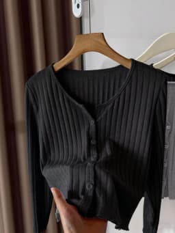 Women's plus size solid color long sleeved knitted cardigan, French daily casual style, suitable for spring and autumn seasons
