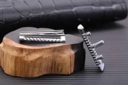 2026 New Arrival! YAQI Top Aggressive Chrome Color Men's Double-Edged Slant Safety Razor Head