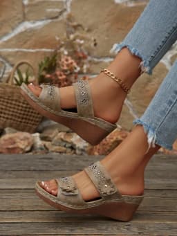 2026 Summer Women Slippers Plus Size Women's Shoes Retro Roman Sandals Women Pu Casual Flower Wedge Sandals Platform Slippers