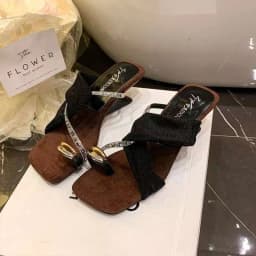 Luxury Rhinestone Square Toe Sandals Toe Loop Women Elegant Pleated Slides Metal Decor Beach Wedding Party Dress Mules Shoes