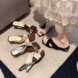 Luxury Rhinestone Square Toe Sandals Toe Loop Women Elegant Pleated Slides Metal Decor Beach Wedding Party Dress Mules Shoes