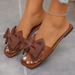 New Women's Solid Color Flat Slippers 2026 Summer Fashion Bow Design Sandals Outdoor Lightweight Casual Beach Slippers Plus Size
