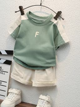 Summer minimalist letter contrast color round neck short-sleeved shirt and shorts set for infants and young children