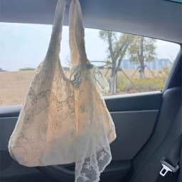 Vintage Soft Lace Large Capacity Tote Bag with Delicate Bow Accent Cream Shoulder Purse for Women Beach Summer Underarm Bag Use