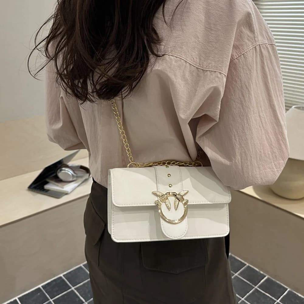2026 new Korean-style chain messenger bag, fashionable and versatile small square bag
