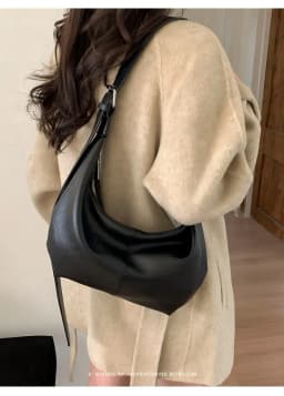 Large Capacity Casual Crossbody Bag Soft Leather Commuter Bag Black Versatile Lazy Style Korean Mini Shoulder Bag for Daily Use