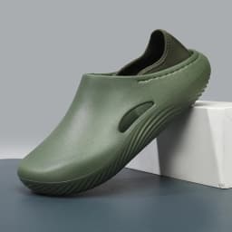 Men Slippers WaterProof Anti Skid Chef Shoe Breathable Slip on Casual Home Slippers Lightweight Beach Sandals Male Garden Clogs