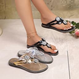 Luxury Rhinestone Flowers Flat Sole Flip Flops Women Summer Clip Toe Non Slip Beach Slippers Woman Lightweight Soft Sole Sandals