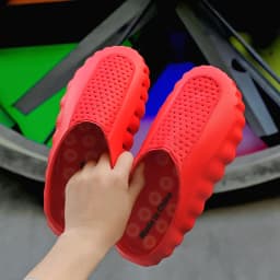 Men's and women's EVA lightweight toe massage slippers 2026 outdoor new casual sports slippers couple's fashionable beach shoes