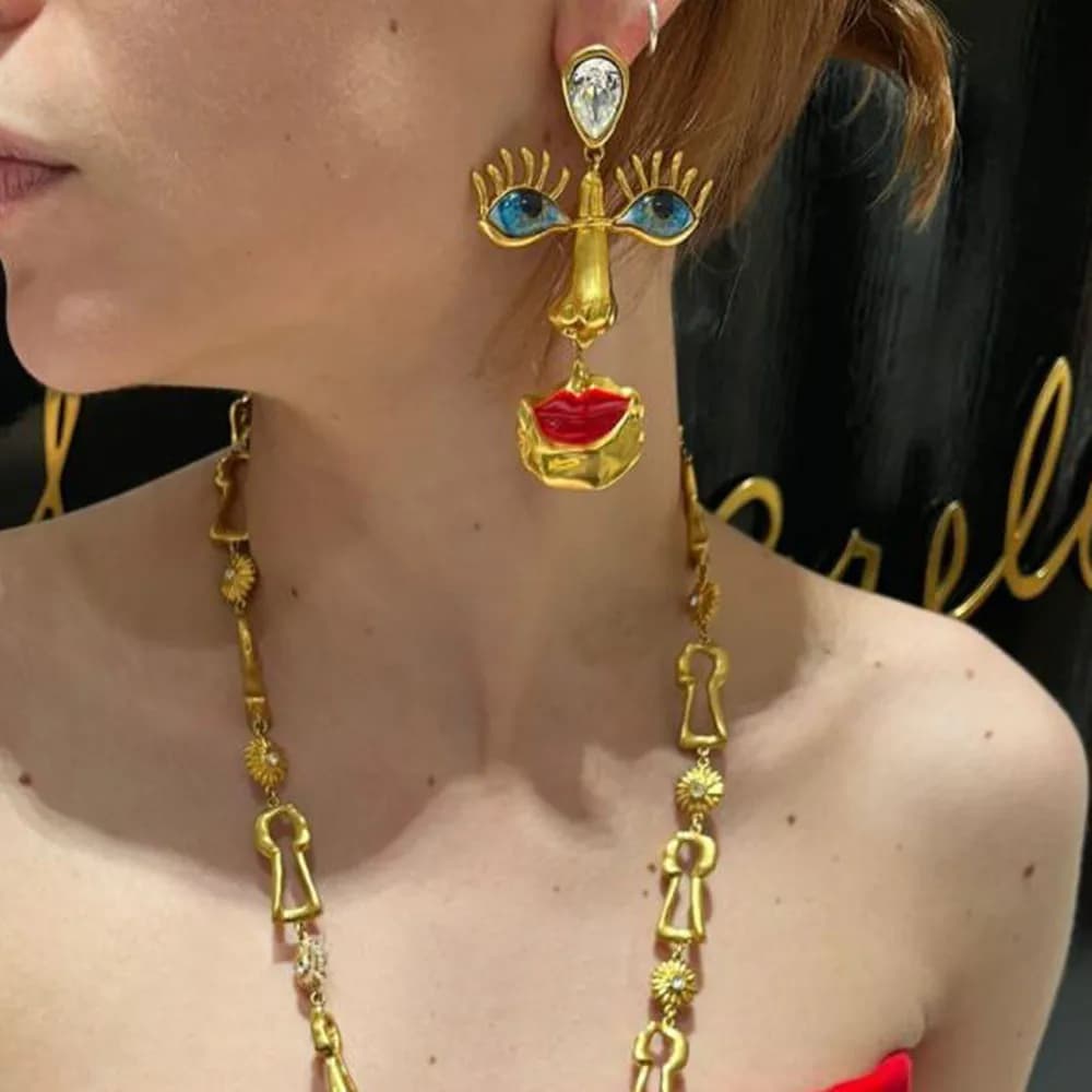 Baroque Style Exaggerated Red Lips With Eyes Dangle Earrings For Women Jewelry Vintage Ethnic Statement Earrings Accessories
