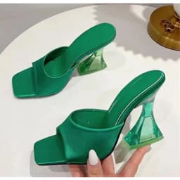 2026 New Summer Fashion Bare Toed Square Head Mid-heel Shoes Pleated Chunky Sandals with A Line Single Shoe Women