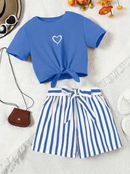 Printed girls' summer set, short sleeved T-shirt paired with casual shorts, stylish design, suitable for outdoor activities.