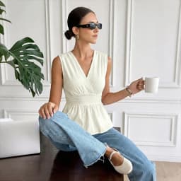 2026 New Style V-Neck Top With Back Exposure, Straps, Waist-Slimming Design, Elegant Sleeveless Women's Shirt for Summer