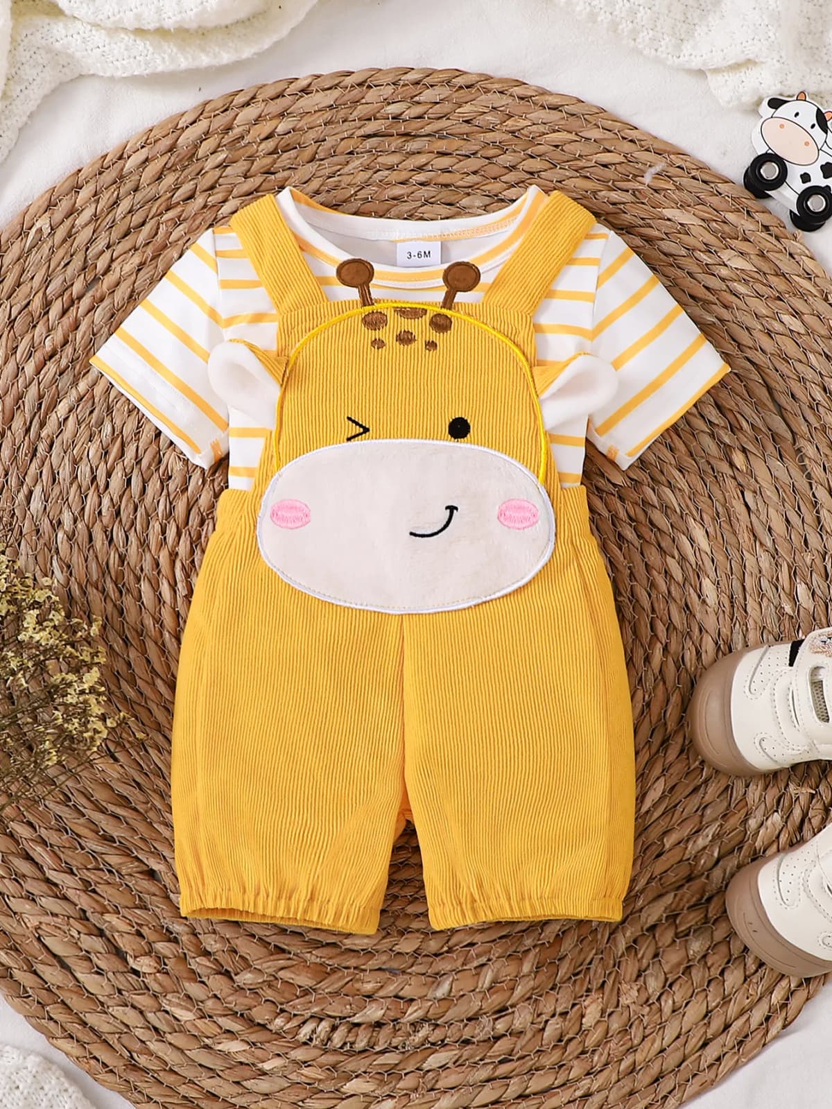 Baby 3D Giraffe Overalls Set, Playful Cartoon Cute Animal Jumpsuit, Bright and Stylish for Everyday Outings