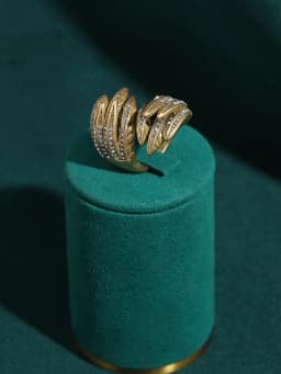 Antique Gold Plated Vintage Large Feather Rings High Luxury Palace Rhinestone Wing Retro Jewelry Women Art Deco 2026 Wedding
