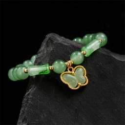 7pcs/set Everyday Sweet Butterfly Bracelet – Green Glass Beads with Delicate Pendants for Effortless, Feminine Style.