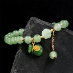 7pcs/set Everyday Sweet Butterfly Bracelet – Green Glass Beads with Delicate Pendants for Effortless, Feminine Style.