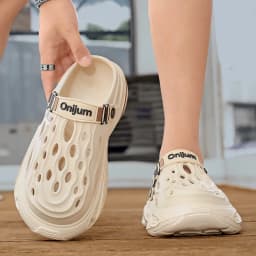Men's Slippers Summer Outdoor Sandals Clogs Home Garden Shoes for Men Beach Slippers Soft Bottom Baotou Clogs Slippers