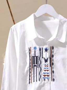 Designer-Inspired Niche Vertical Stripe Slim-Fit Pure Cotton Embroidered Shirt for Women, New Spring and Autumn Style, Versatile Ethnic Style Long-Sleeve Blouse
