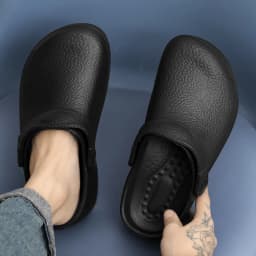 Fashionable Unisex Solid Color Shoes for the Food Industry, Comfortable, Lightweight, Durable, Waterproof, Suitable for Kitchens and Hospitals, Casual Soft Slip-On Flat Shoes