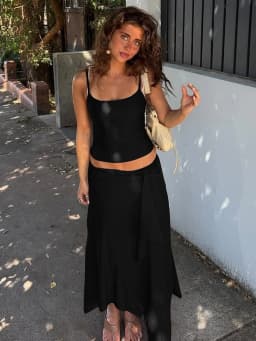 Hugcitar Fashion 2 Pcs Sest Solid Slips Sexy Slim Crop Camis Top Irregular Midi Skirt Women Clothes Beach Vacation Party Outfits