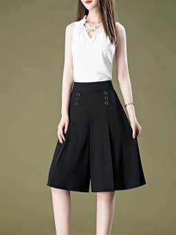 Women's Elegant High Waist Wide Leg Culottes, Casual Pleated Knee-Length Skirt Shorts with Decorative Buttons, Formal Office Wea