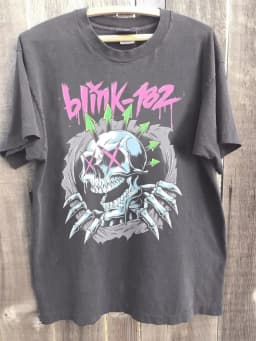 Charcoal gray neutral T-shirt men's clothing Blink-182 American band music pattern