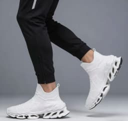 Men's Stylish Lightweight Casual Sneakers New Style Mesh Breathable Blade Sole Comfortable Fashionable Men's Footwear